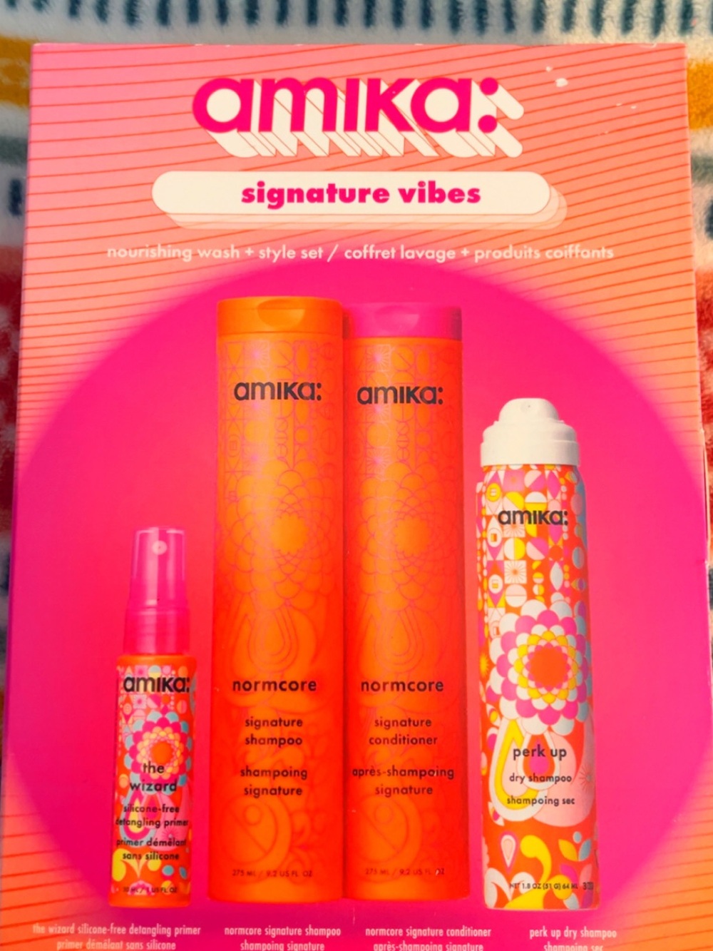 Amika signature vibes set